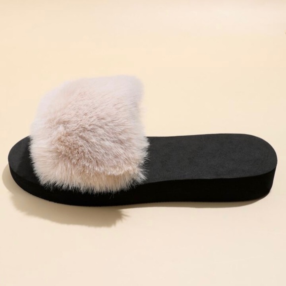 Furry & Fuzzy Slipper/Slides for Women Size 10.5 - Picture 3 of 6